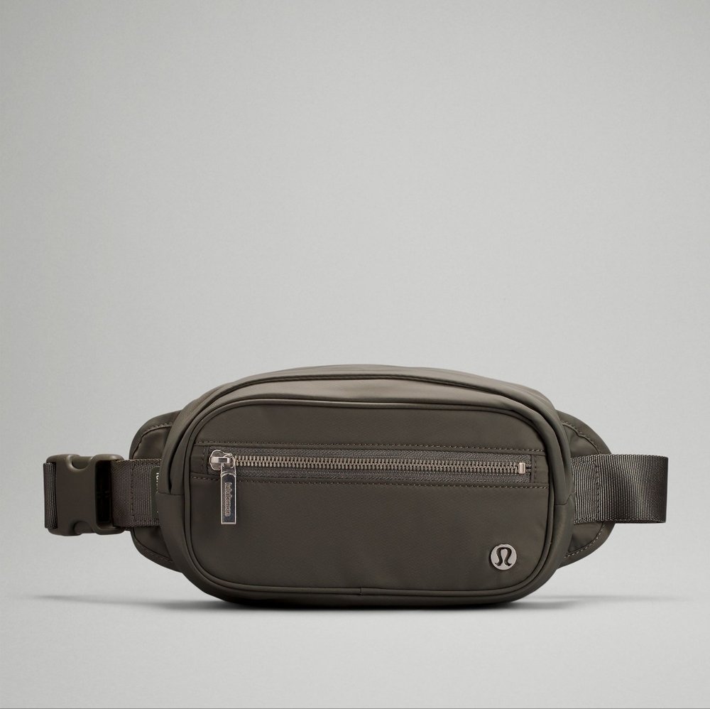 NWT Lululemon Wunderlust Belt Bag - Picture 1 of 9